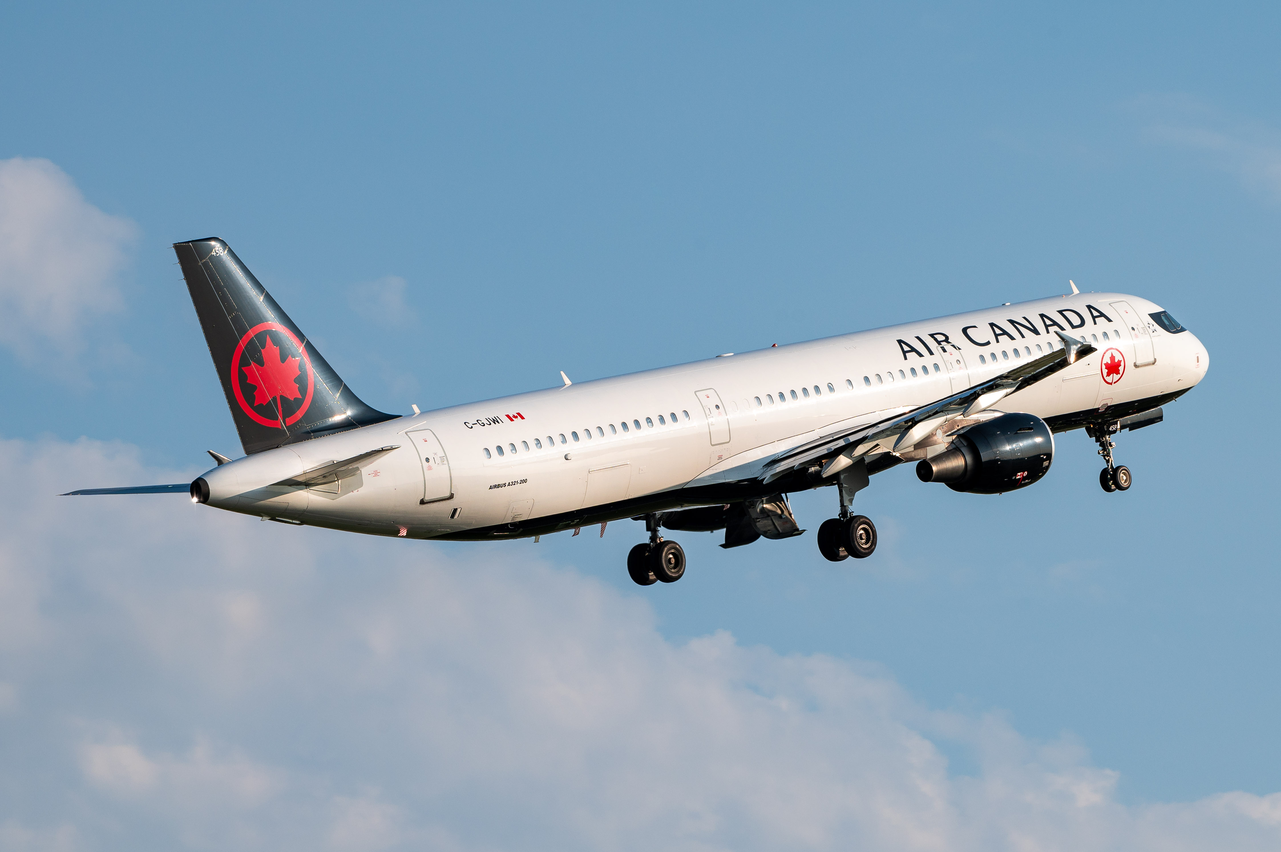 2023-08-29-plane-shoot-yyz-z62-9379